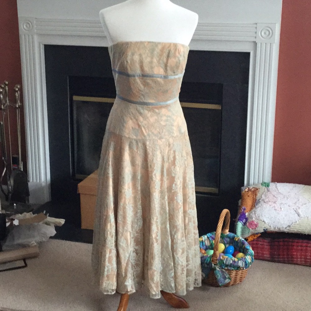 ☀️Carmen Marc Valvo Signature strapless dress